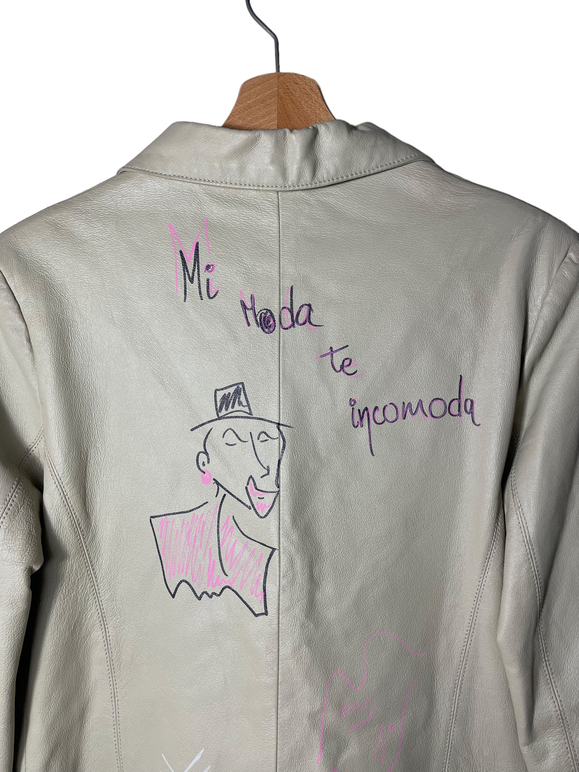 Chaqueta Blanca - by Ruby - Ekamai Club
