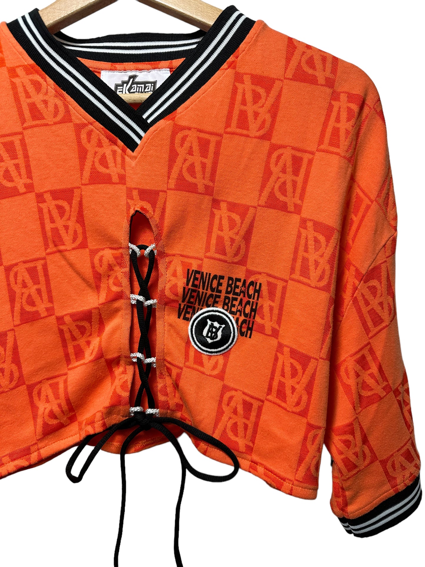 SET Reworked Camiseta Crop + Falda Venice Beach - Ekamai Club